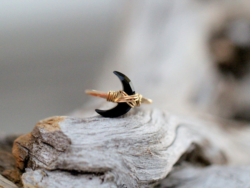 Moonbeam Ring - Black Agate